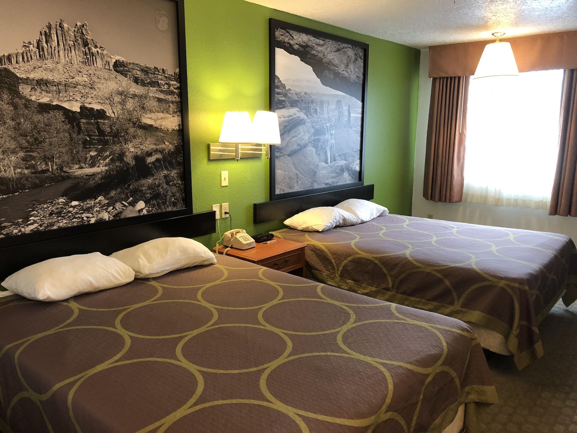 Super 8 By Wyndham Price Motel Ngoại thất bức ảnh