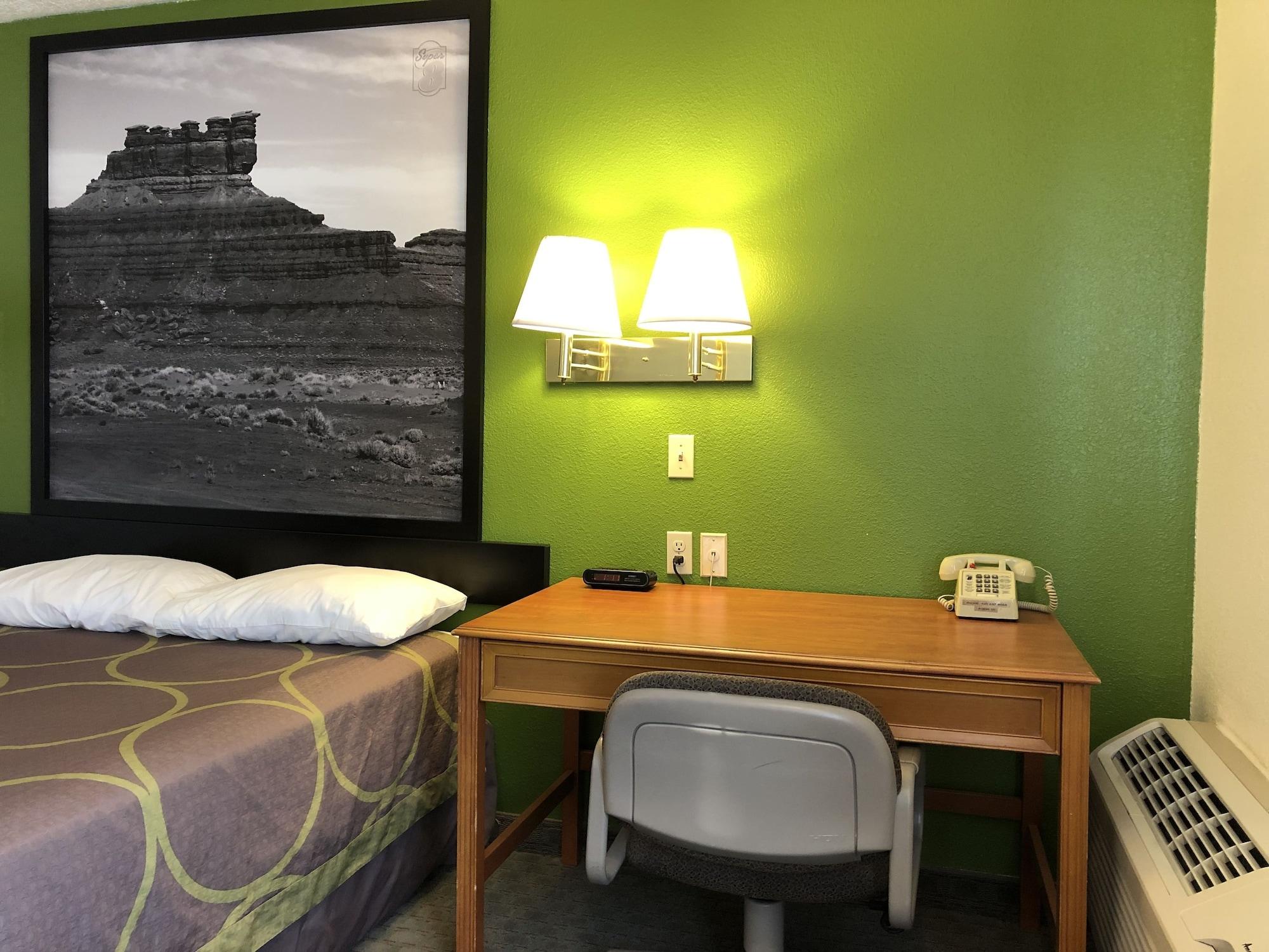 Super 8 By Wyndham Price Motel Ngoại thất bức ảnh