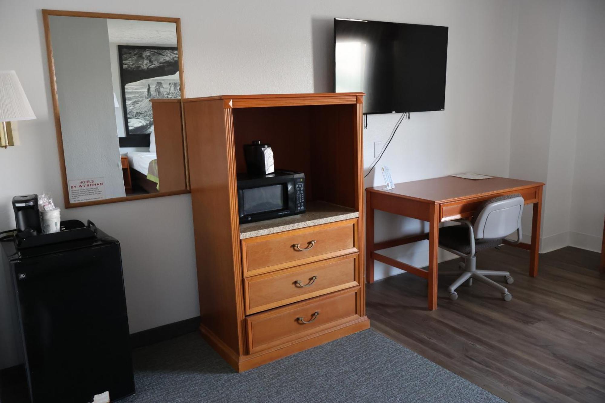 Super 8 By Wyndham Price Motel Ngoại thất bức ảnh