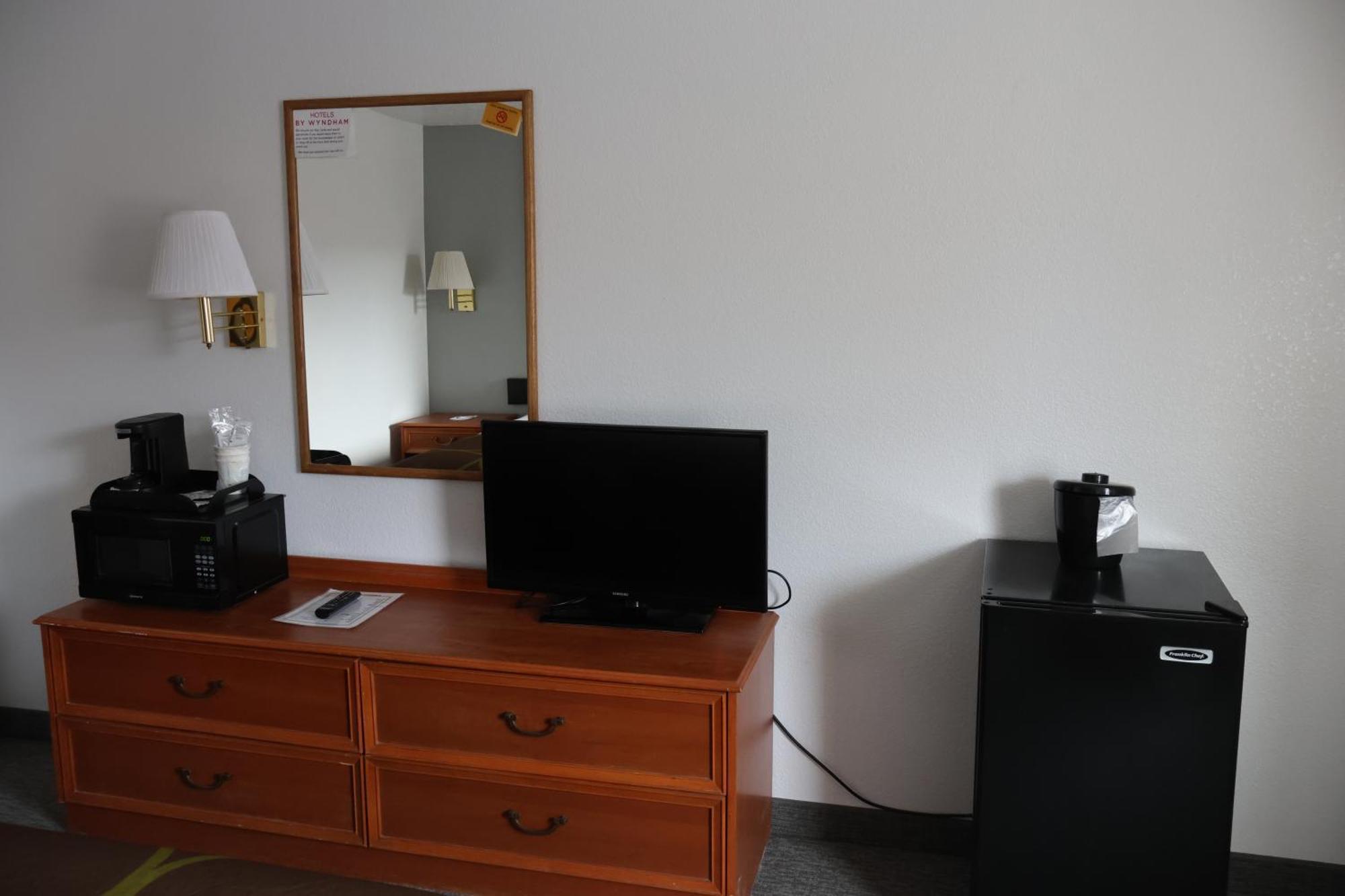 Super 8 By Wyndham Price Motel Ngoại thất bức ảnh