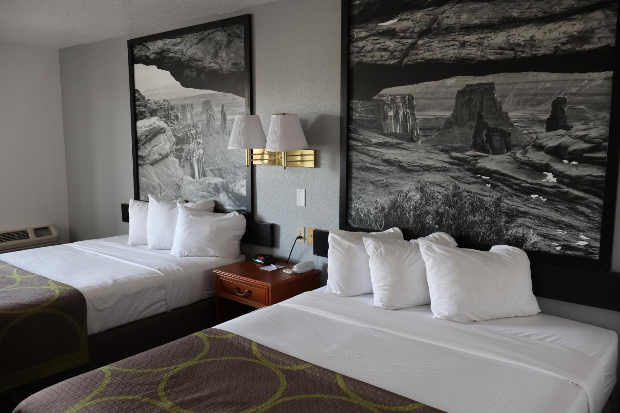 Super 8 By Wyndham Price Motel Ngoại thất bức ảnh