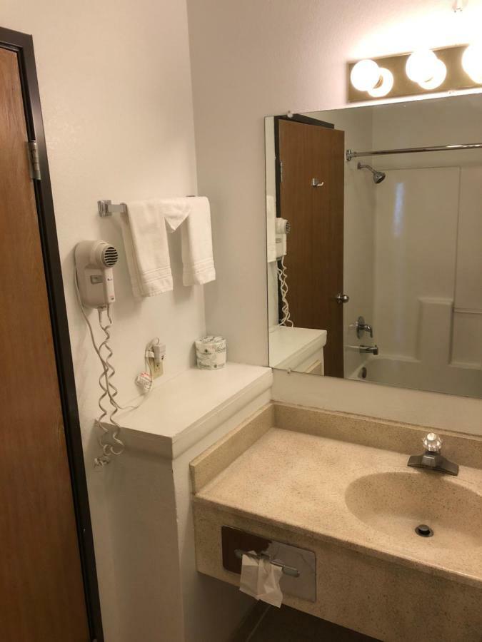Super 8 By Wyndham Price Motel Ngoại thất bức ảnh